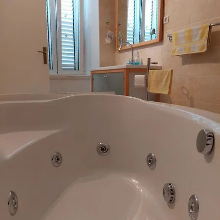 バタラ 3*
